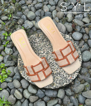 Load image into Gallery viewer, Thalia Classy heels by SYL