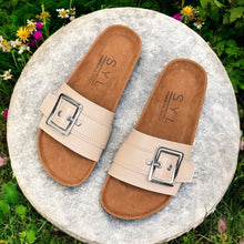 Load image into Gallery viewer, DALE footwear in cork by SYL