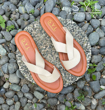 Load image into Gallery viewer, Naomi flats by SYL