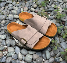 Load image into Gallery viewer, Bernette Women's footwear in cork by SYL