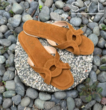 Load image into Gallery viewer, Arista flats by SYL