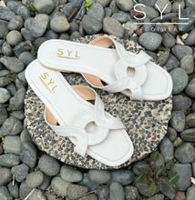 Load image into Gallery viewer, Arista flats by SYL