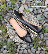 Load image into Gallery viewer, DUA shoes by SYL