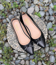 Load image into Gallery viewer, DUA shoes by SYL
