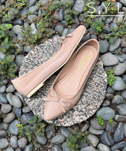 Load image into Gallery viewer, DUA shoes by SYL