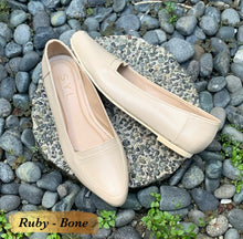 Load image into Gallery viewer, Ruby shoes by SYL
