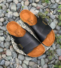 Load image into Gallery viewer, Sammy Men&#39;s footwear in cork by SYL
