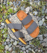 Load image into Gallery viewer, Xandra footwear in cork by SYL
