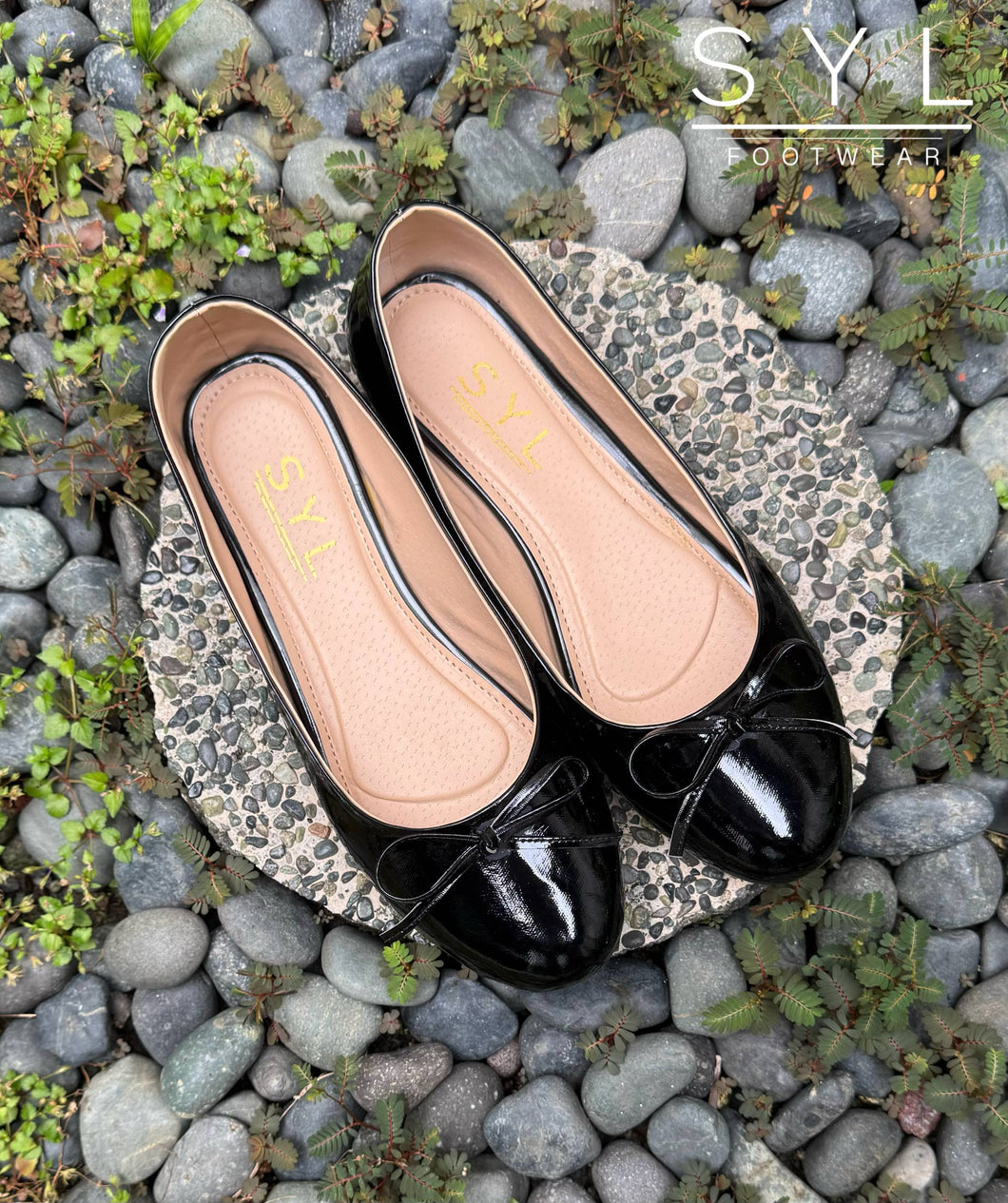 Enelof shoes by SYL