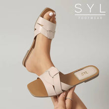 Load image into Gallery viewer, Rochelle flats by SYL
