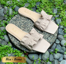 Load image into Gallery viewer, Ria flats by SYL
