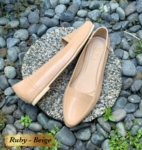 Load image into Gallery viewer, Ruby shoes by SYL
