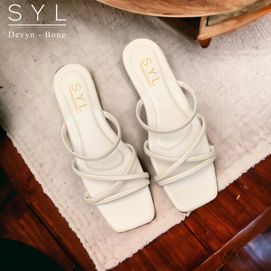Devyn flats by SYL